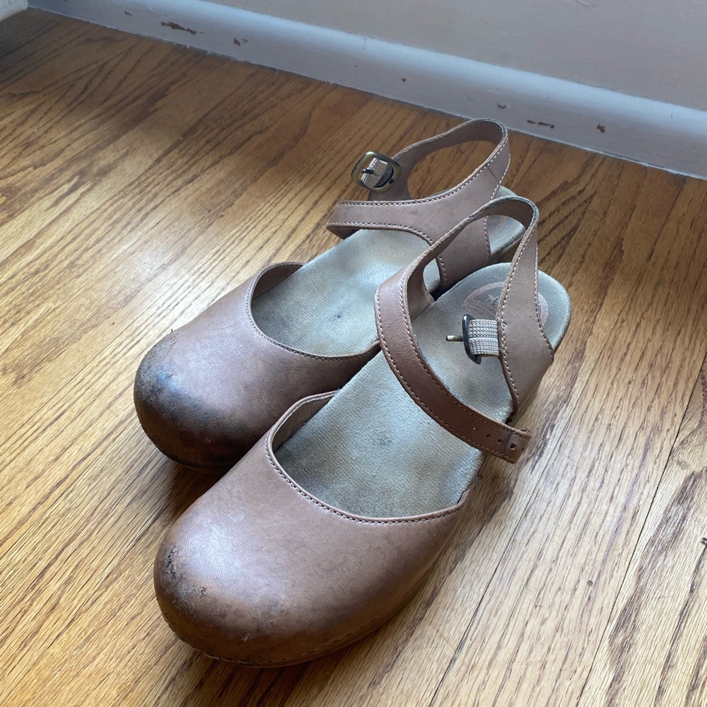 DANSKO server heels